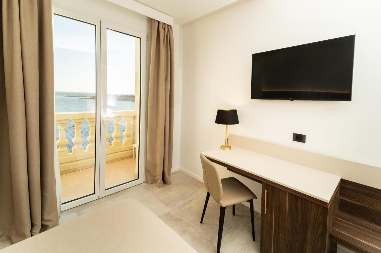Hotel Falli ポルト・チェザーレオ エクステリア 写真