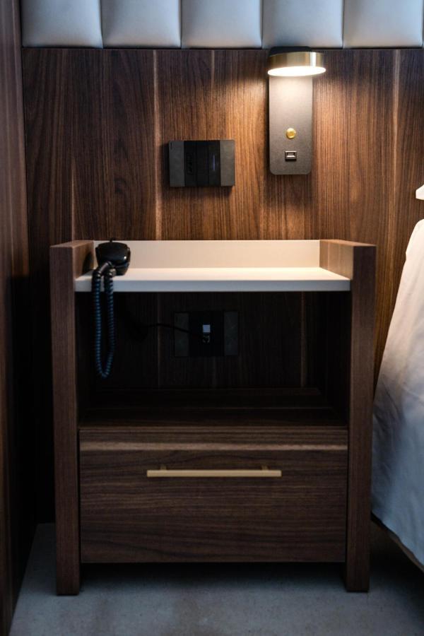 Hotel Falli ポルト・チェザーレオ エクステリア 写真