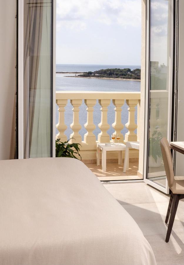 Hotel Falli ポルト・チェザーレオ エクステリア 写真